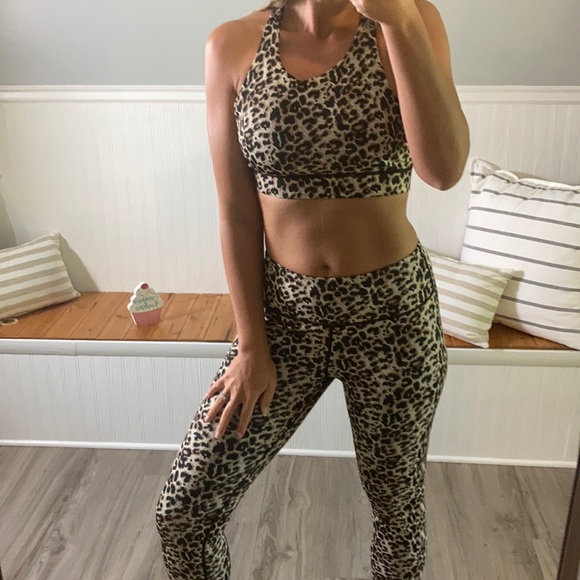 LAST2🧁 UNLEASHED-LEGGINGS - Picture 4 of 8